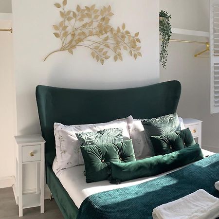 Modern Town Centre Flat - Free Shared Parking, King Size Bed, 5 Minutes Walk To Beach Bournemouth Exterior photo